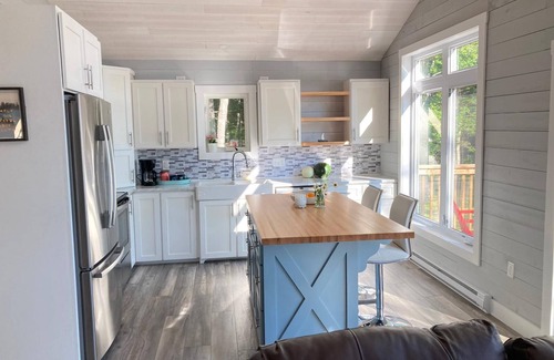 Clare House | West End Lakehouse