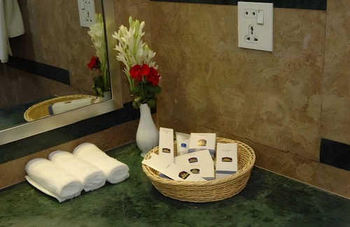 Faisalabad Hotel | West Inn