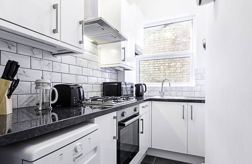 South Acton Apartment | West London Garden Flat