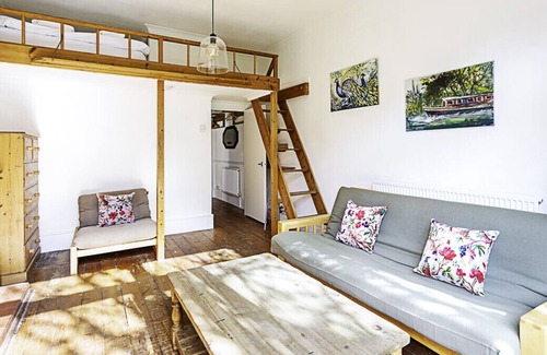 South Acton Apartment | West London Garden Flat