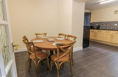 Thornhill House | West Morton House