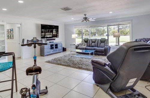 Hunt Club Apartment | West Palm Beach Rental with Private Pool and Patio!