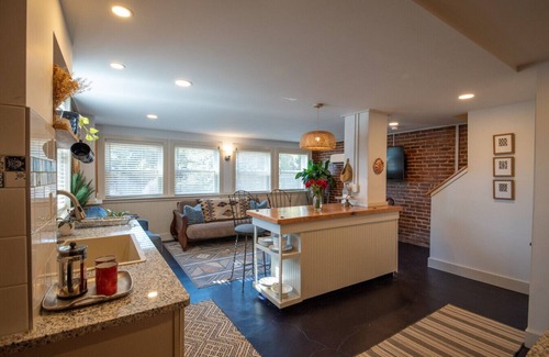 West Fairfax House | West Park Gardens | Entire House-4BR | Culpeper