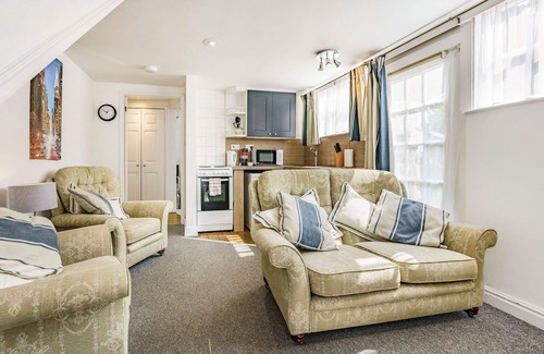 Yarmouth Apartment | WEST SEA VIEW NO 5, pet friendly, country holiday cottage in Yarmouth