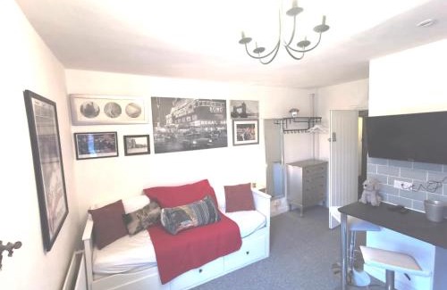Banbury Apartment | West Street Studios, Free WIFI, FREE Parking, Washer dryer