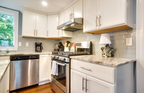 West Yarmouth Cottage | West Yarmouth Cottage w/ Gas Grill: Walk to Beach!