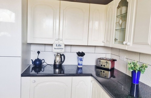 Huddersfield House | West Yorkshire Canal retreat