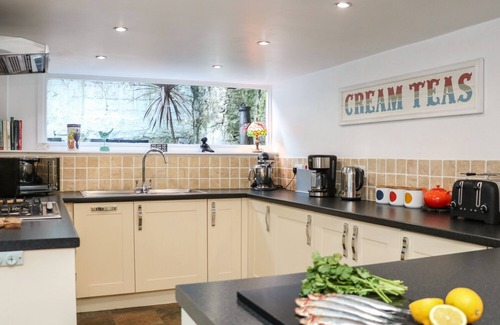 Newlyn Cottage | WESTCLIFF, pet friendly, character holiday cottage in Newlyn