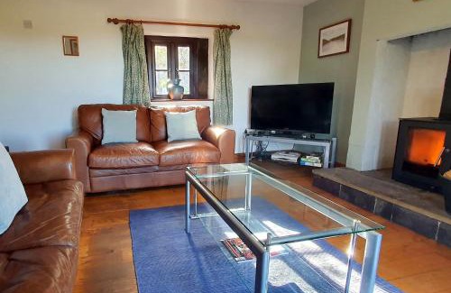 Matlock House | Westdale Cottage, Elton in the Peak District