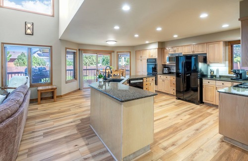 Pueblo House | Western Art Escape & Outdoor Fun!