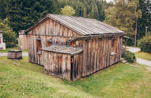 Ilmenau Apartment | Western Bungalow 251A weekly package 14 nights - Naturcamp Meyersgrund -