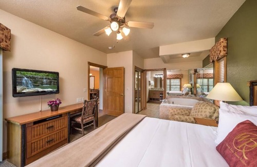 Branson Resort | Westgate Branson Woods NYE 2Bedroom Villa.