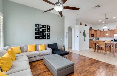 Rovey Farm Estates House | WESTGATE/DIMOND CASINO/GREAT LOCATION