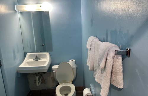 Austintown Hotel | Westgate Manor Motel Austintown-Younstown, Ohio