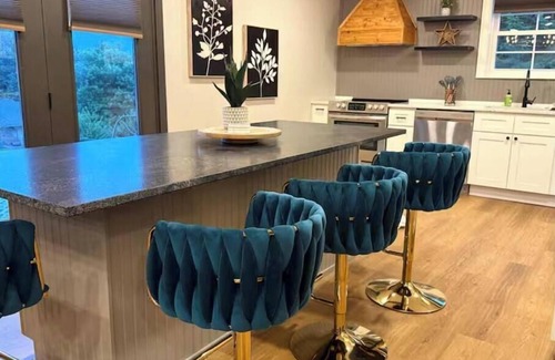 Farragut House | Westknox 3/2 by the lake, 20 min UT.