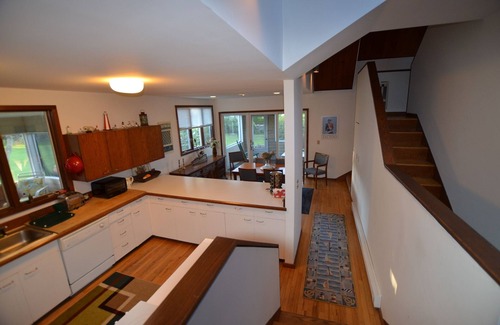 Adamsville House | Westport MA BOOK NOW Winter rental 4 bdrm close to Bristol/Newport RI, Boston MA