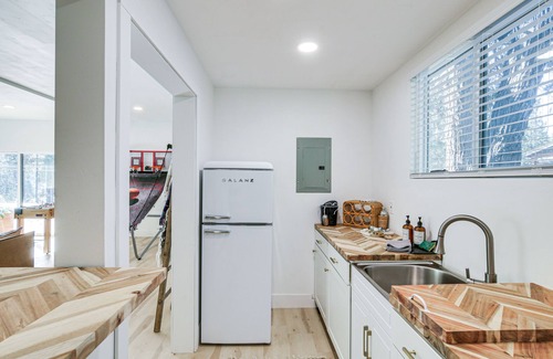 Peninsula Village Cabin | Westwood Cabin: Lake Almanor Across the Street!