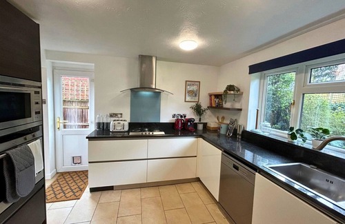 Weybridge Ski Chalet | Weybridge Stunning Five Bedroom Family Home