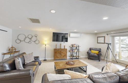 Depoe Bay Apartment | Whale Watchers -Lower