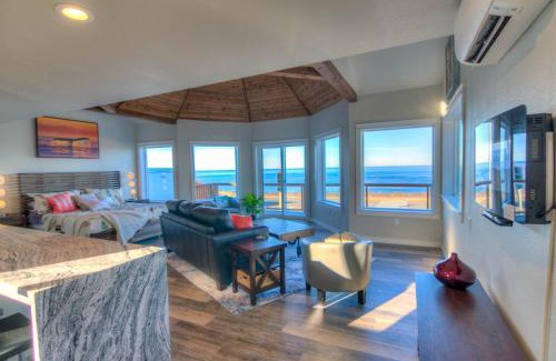 Depoe Bay Apartment | Whale Watching From This Studio In Depoe Bay -Spouting Horn One