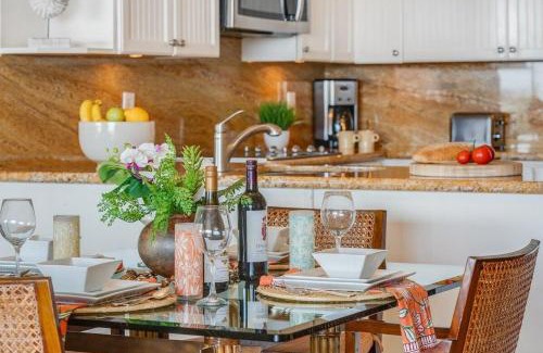 Kaanapali House | Whaler 712 · WHA 712 Kaanapali OceanFront Condo w Ocean Views