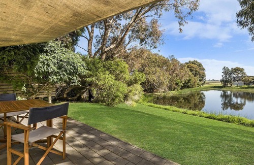 Port Fairy Cottage | Whalers Cottage - Quiet Cottage with views over lake
