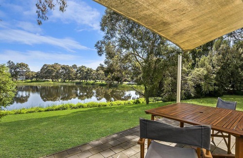 Port Fairy Cottage | Whalers Cottage - Quiet Cottage with views over lake