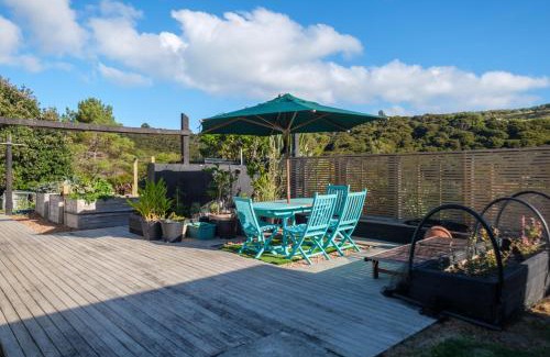 Omiha Villa | Wharetana Bay Villa with private walkway to beach!
