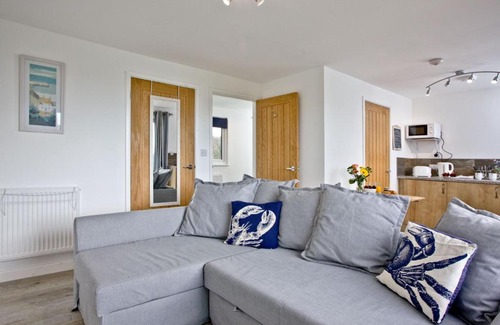 Helford Passage Apartment | Wheal Tor- Beautifully Fitted Wooden Lodge Helston Cornwall