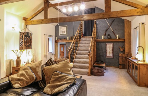 Amerton Cottage | WHEATLOW BROOKS BARN, pet friendly, with open fire in Stone