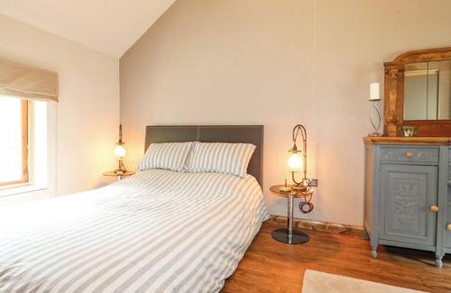 Amerton Cottage | WHEATLOW BROOKS BARN, pet friendly, with open fire in Stone