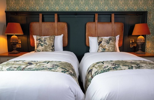 Runnymede Hotel | Wheatsheaf Hotel - Virginia Water by Greene King Inns