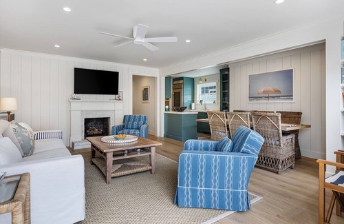 Balboa Island House | Where Coastal Luxury Meets Lasting Memories, steps from South Bayfront
