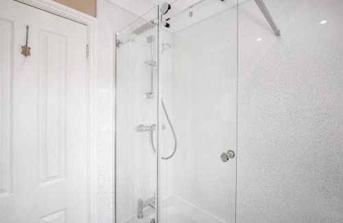 Worcester House | WhiskAwayHomes - Pirie Avenue