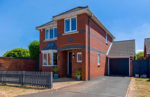 Worcester House | WhiskAwayHomes - Pirie Avenue