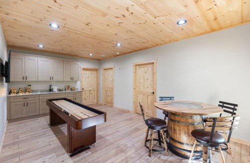 Mineral Bluff Villa | Whiskey Woods - Newly built cabin with fireplace wifi and more