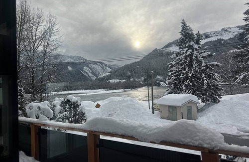 Revelstoke House | WhiskeyJack Estate