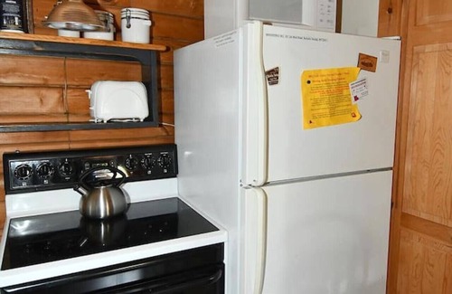 Berkeley Springs House | Whispering Hills - Secluded | Pets | Hot Tub | Wifi | Fire Pit | Screen Porch