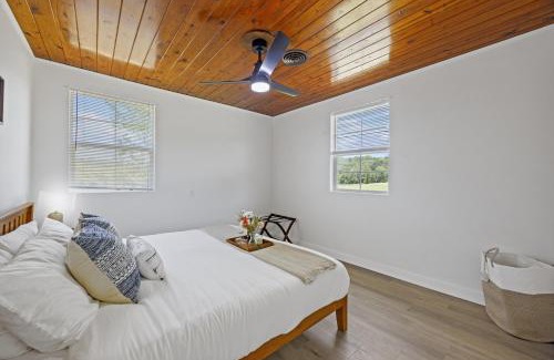 Madill Other | Whispering Oak- Lakefront Cabin Retreat