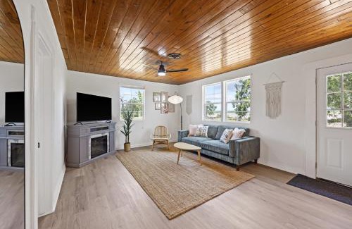 Madill Other | Whispering Oak- Lakefront Cabin Retreat