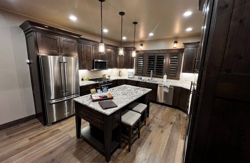 Duck Creek Village Cabin | Whispering Pines Luxury Cabin in Duck Creek Village