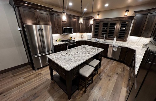 Duck Creek Village Cabin | Whispering Pines Luxury Cabin in Duck Creek Village