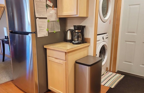 Winthrop Condo | Whispering Pines Condo-Close to Downtown Winthrop and Ski Trailhead!