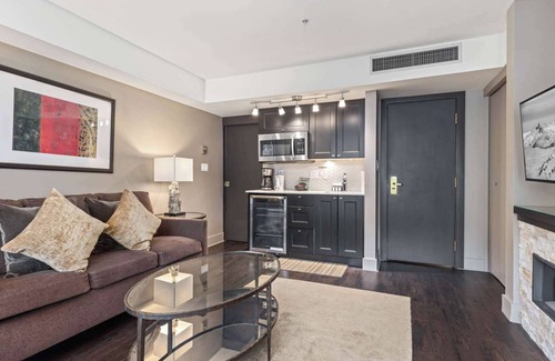 Blackcomb Hotel | Whistler - Le Chamois - 1 Bedroom #402