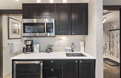 Blackcomb Hotel | Whistler - Le Chamois - 1 Bedroom #402