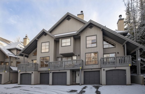 Blackcomb House | Whistler Modern Comfort