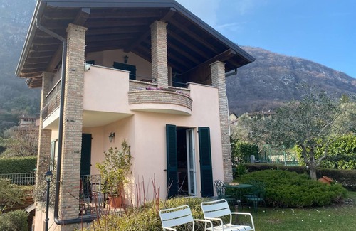 Oliveto Lario House | White Beach House - Lake View Room