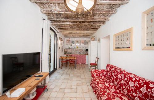 Rocca di Papa Villa | White Elegant and Charming Country House near Rome