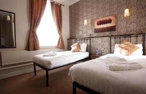 Andover Hotel | White Hart, Andover by Marston's Inns