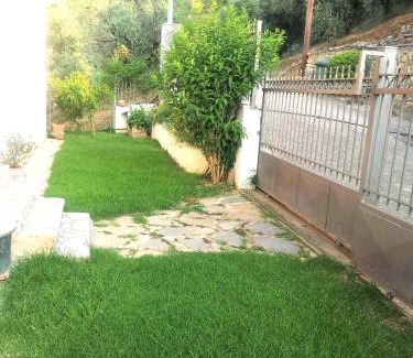 Paralia Porovitsis House | White Hill Platanos